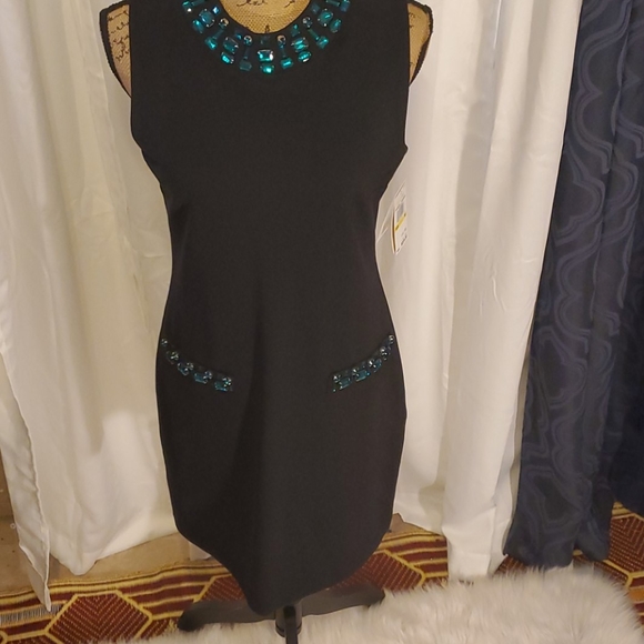 Beautiful woman dress - Picture 3 of 12